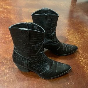 Coconut after dark boot size 8